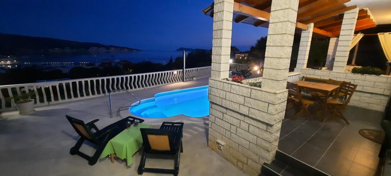 Apartments Suho Комижа Екстер'єр фото