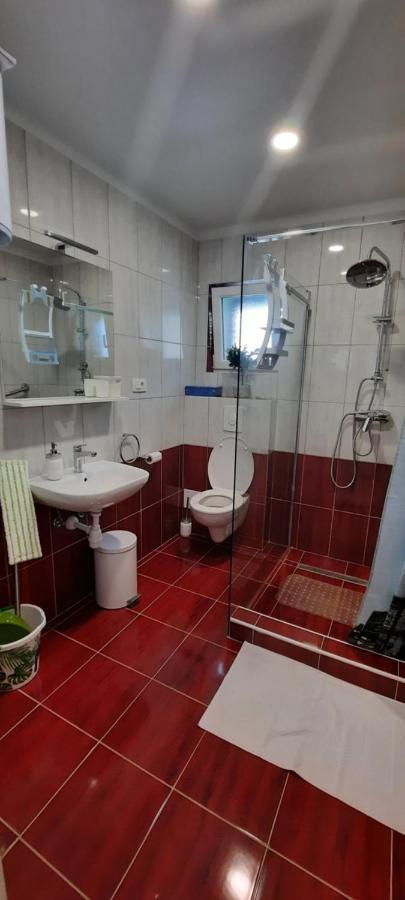 Apartments Suho Комижа Екстер'єр фото